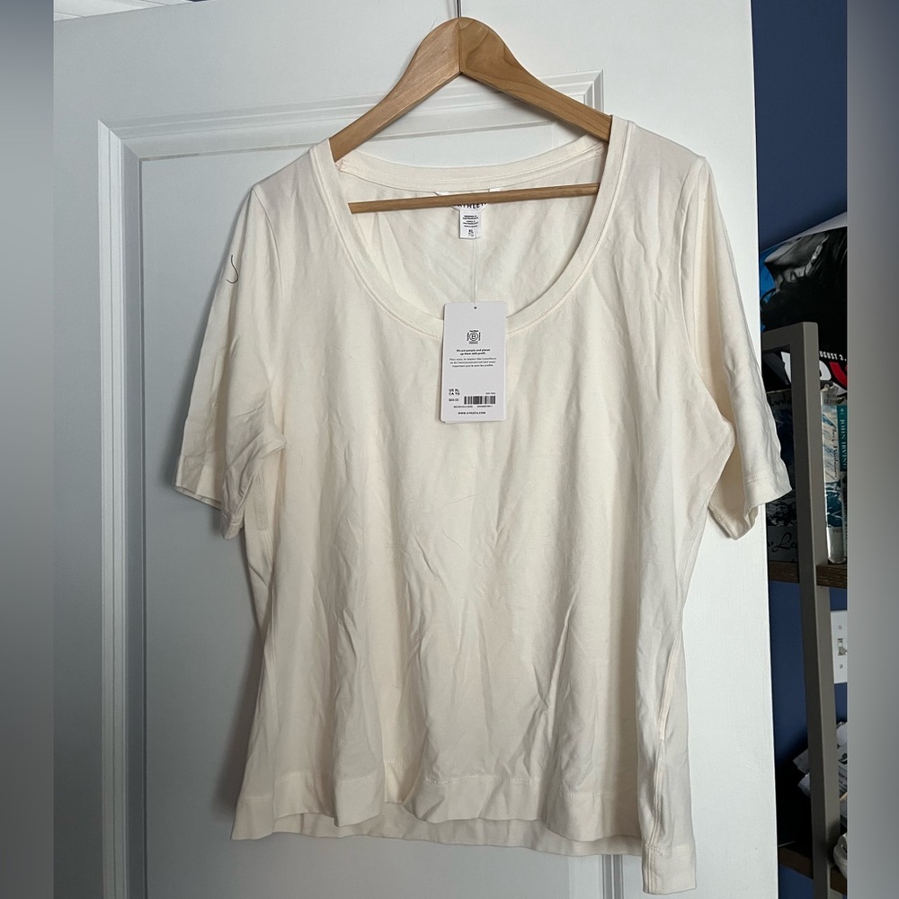 Athleta outbound scoop tee in XL NWT